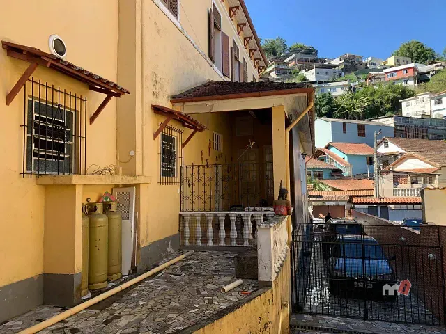 Casa à venda, no bairro Centro em Petrópolis