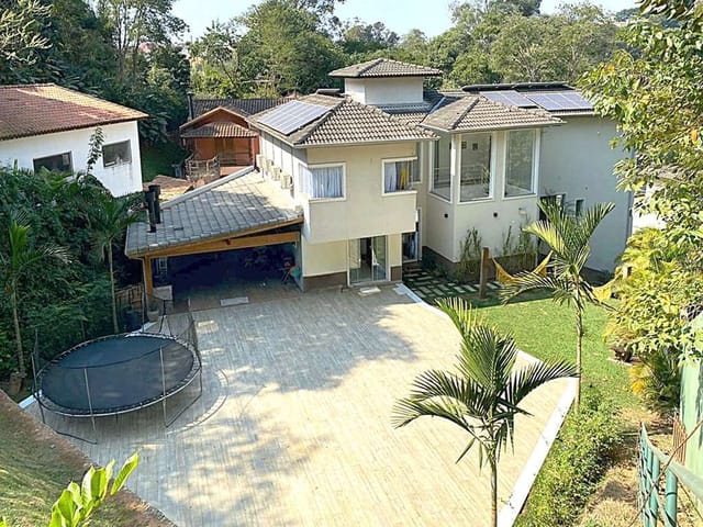 Casa com 1275m² 4 quartos e 5 banheiros, à venda, no bairro Chácara Santa Lúcia em Carapicuíba
