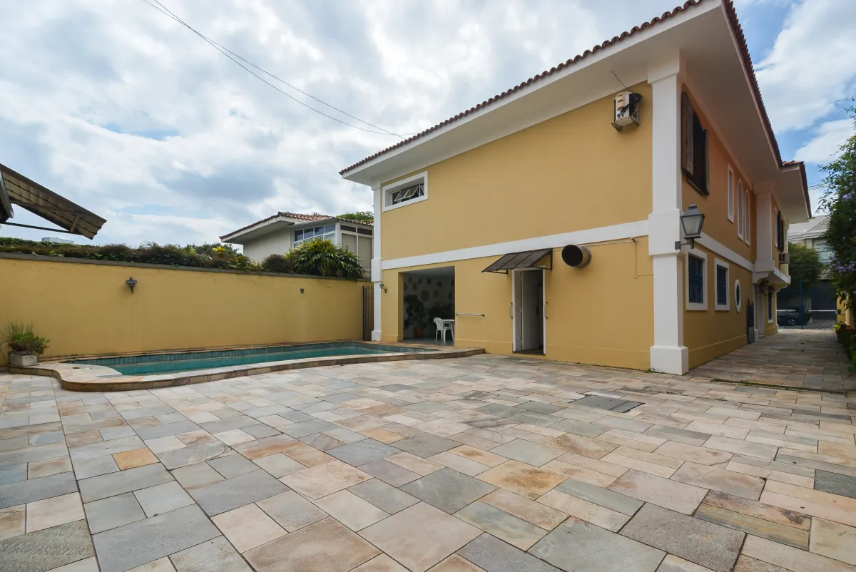 Casa para venda em Jardim Paulista com 4 quartos, sendo 3 suítes, 660m²