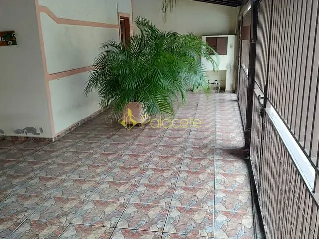 Casa com 300m², à venda, no bairro Crispim em Pindamonhangaba