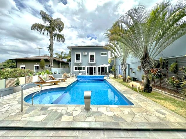 Casa com 693m² 3 quartos e 5 banheiros, à venda, no bairro Jardim do Golf I em Jandira