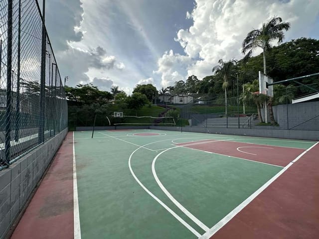 Casa com 693m² 3 quartos e 5 banheiros, à venda, no bairro Jardim do Golf I em Jandira