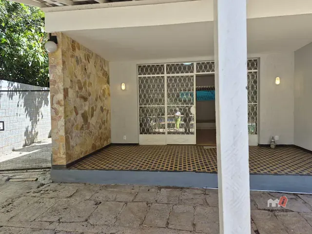 Casa 4 quartos e 2 banheiros, para alugar, no bairro Araras em Petrópolis