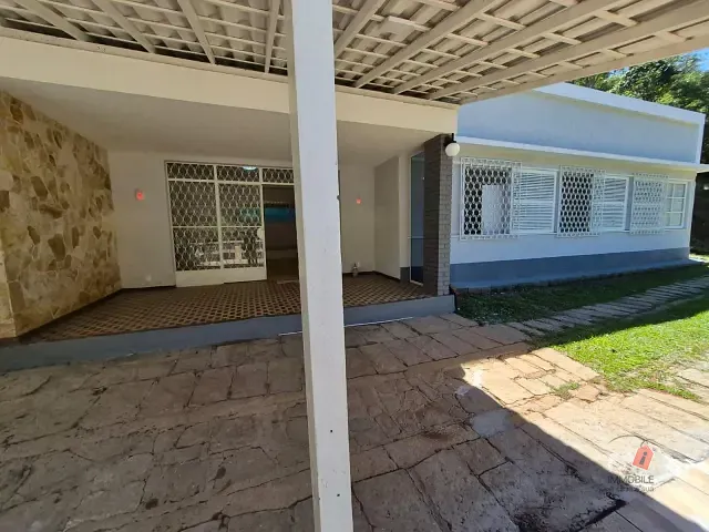 Casa 4 quartos e 2 banheiros, para alugar, no bairro Araras em Petrópolis