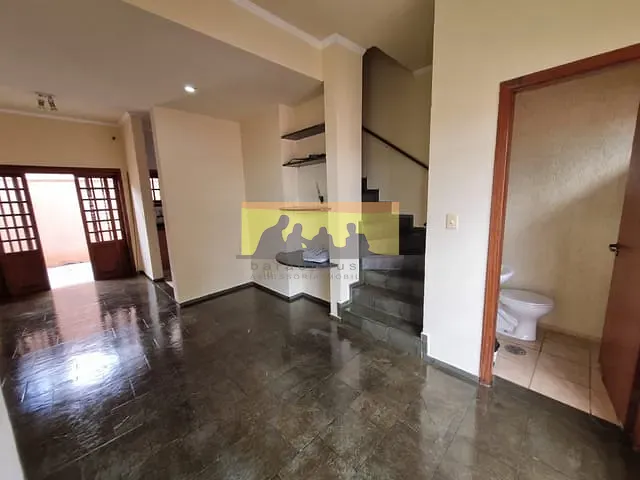 Casa 2 quartos e 1 banheiro, para alugar, no bairro Parque das Universidades em Campinas