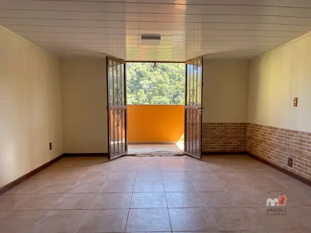 Casa 1 quarto e 1 banheiro, para alugar, no bairro Centro em Petrópolis