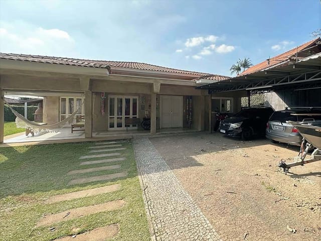 Casa com 1042m² 3 quartos e 3 banheiros, à venda, no bairro Jardim Passárgada I em Cotia