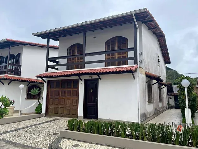 Casa 4 quartos e 3 banheiros, à venda, no bairro Independência em Petrópolis