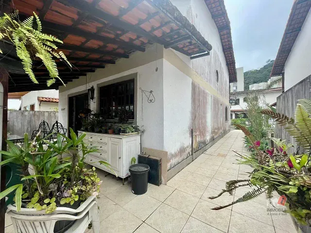 Casa 4 quartos e 3 banheiros, à venda, no bairro Independência em Petrópolis