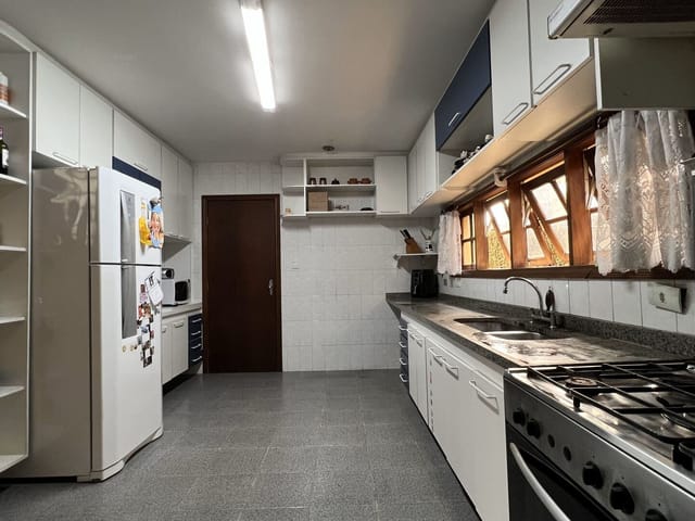 Casa com 420m² 3 quartos e 3 banheiros, à venda ou para alugar, no bairro San Diego Park em Cotia