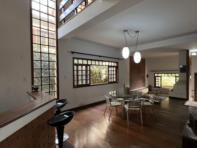 Casa com 420m² 3 quartos e 3 banheiros, à venda ou para alugar, no bairro San Diego Park em Cotia
