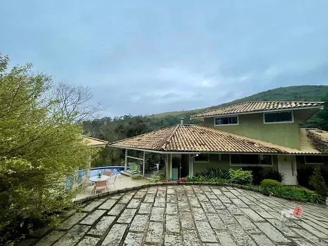 Casa com 1800m² 3 quartos e 4 banheiros, à venda, no bairro Posse em Petrópolis