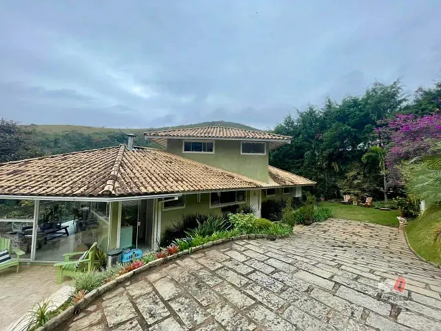 Casa com 1800m² 3 quartos e 4 banheiros, à venda, no bairro Posse em Petrópolis