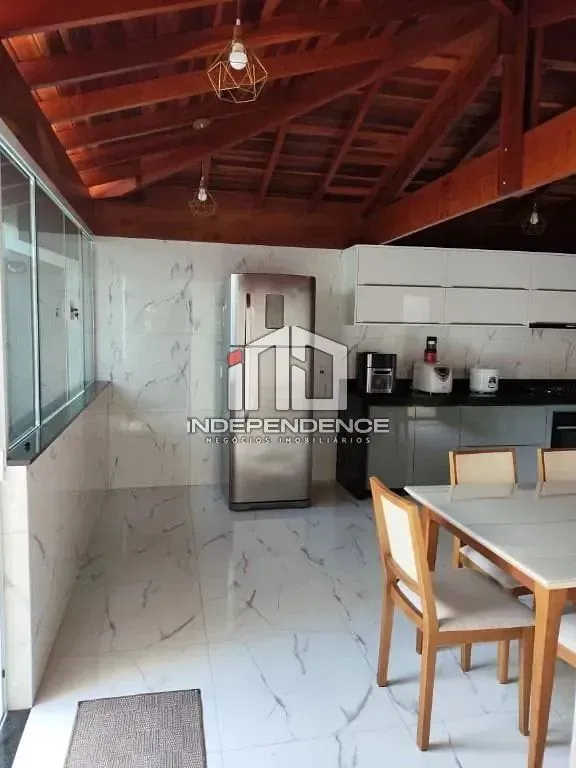 Casa, 3 quartos, 180 m² - Foto 1