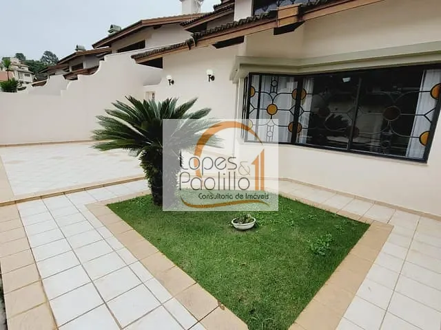 Casa com 180m² 3 quartos e 5 banheiros, para alugar, no bairro Vila Santista em Atibaia
