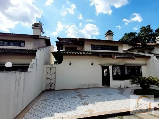 Casa com 180m² 3 quartos e 5 banheiros, para alugar, no bairro Vila Santista em Atibaia