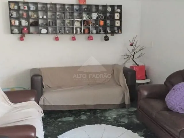 Casa com 250m² 4 quartos e 2 banheiros, à venda, no bairro Jardim Zaira em Mauá