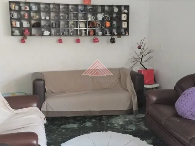 Casa com 250m² 4 quartos e 2 banheiros, à venda, no bairro Jardim Zaira em Mauá