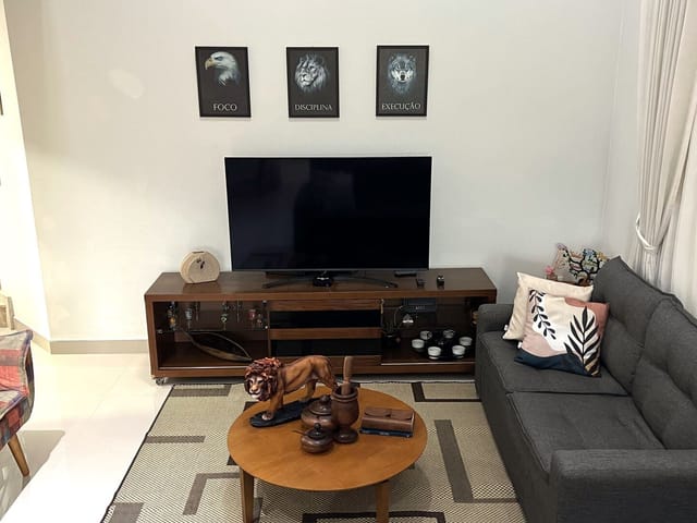 Casa com 300m² 5 quartos e 6 banheiros, à venda, no bairro Parque Nova Jandira em Jandira