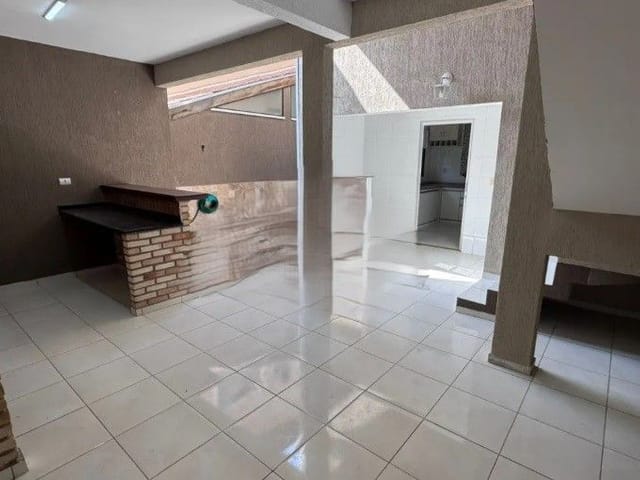 Casa com 157m² 4 quartos e 3 banheiros, à venda, no bairro Residencial de Ville em São José dos Campos