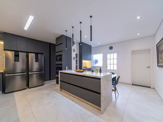 Casa com 597m² 4 quartos e 5 banheiros, à venda, no bairro São Paulo II em Cotia