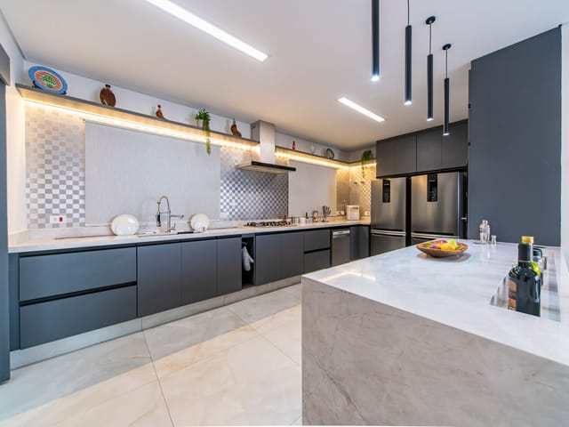 Casa com 597m² 4 quartos e 5 banheiros, à venda, no bairro São Paulo II em Cotia