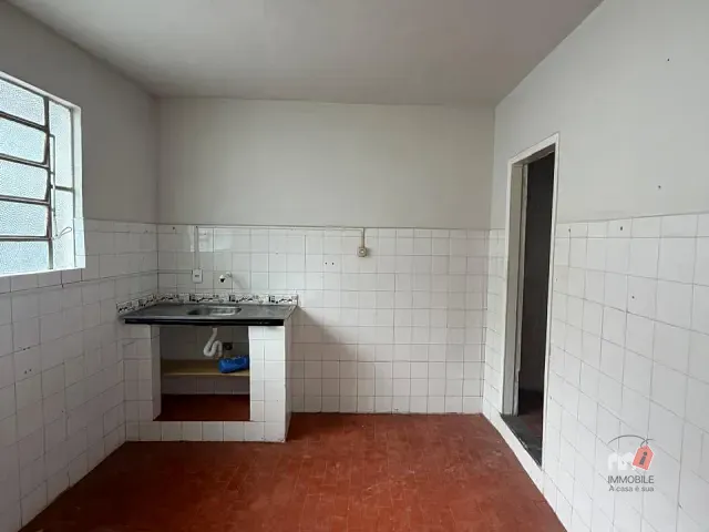 Casa 1 quarto e 1 banheiro, para alugar, no bairro Chácara Flora em Petrópolis
