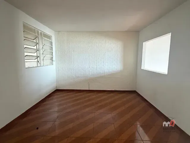 Casa 1 quarto e 1 banheiro, para alugar, no bairro Chácara Flora em Petrópolis