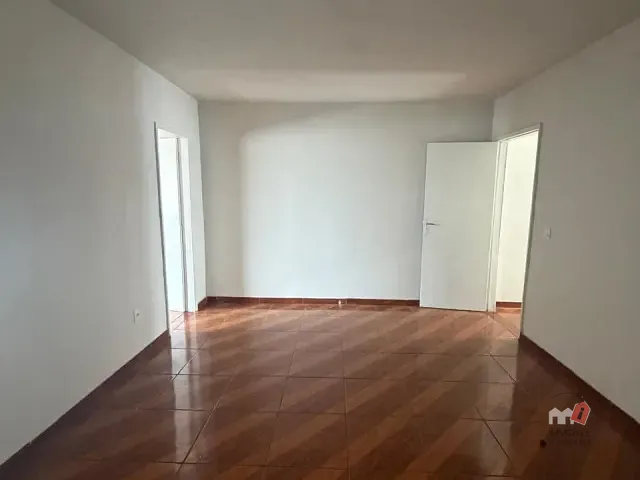 Casa 1 quarto e 1 banheiro, para alugar, no bairro Chácara Flora em Petrópolis