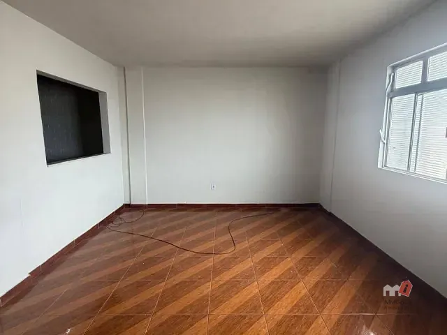 Casa 1 quarto e 1 banheiro, para alugar, no bairro Chácara Flora em Petrópolis