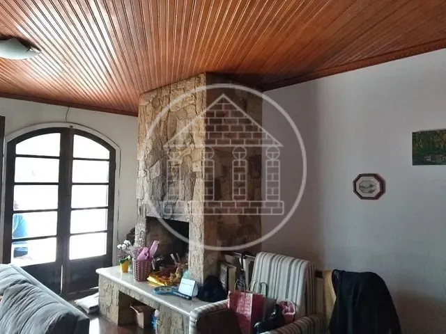Casa com 264m² 2 quartos e 3 banheiros, à venda, no bairro Jardim das Palmeiras (Zona Sul) em São Paulo