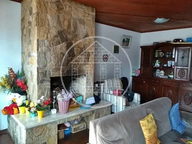 Casa com 264m² 2 quartos e 3 banheiros, à venda, no bairro Jardim das Palmeiras (Zona Sul) em São Paulo