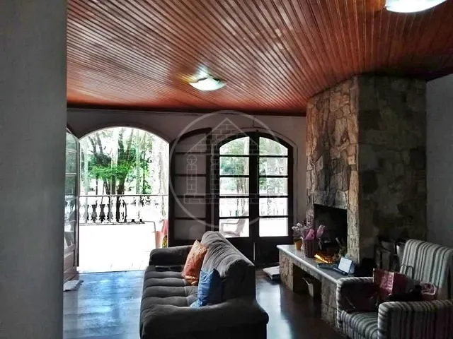 Casa com 264m² 2 quartos e 3 banheiros, à venda, no bairro Jardim das Palmeiras (Zona Sul) em São Paulo