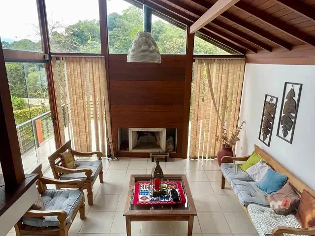 Casa com 400m² 3 quartos e 2 banheiros, à venda, no bairro São Sebastião em Petrópolis