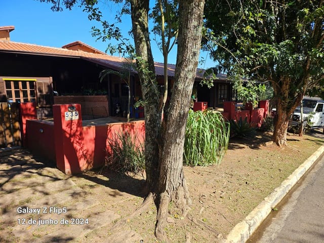 Casa com 1050m² 4 quartos e 4 banheiros, à venda, no bairro Residencial Euroville em Carapicuíba