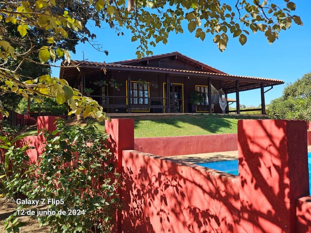 Casa com 1050m² 4 quartos e 4 banheiros, à venda, no bairro Residencial Euroville em Carapicuíba