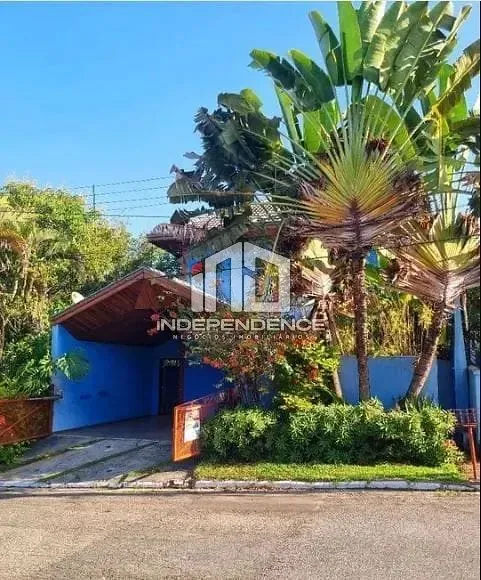 Casa, 5 quartos, 237 m² - Foto 1