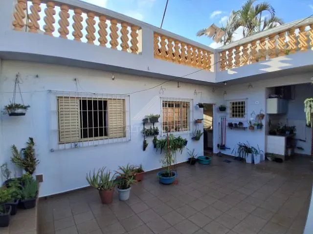 Casa 3 quartos e 2 banheiros, à venda, no bairro Vila Emílio em Mauá
