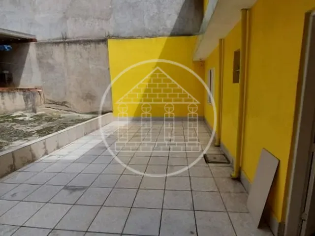 Casa com 250m² 2 quartos e 2 banheiros, à venda, no bairro Jardim Itajai em São Paulo