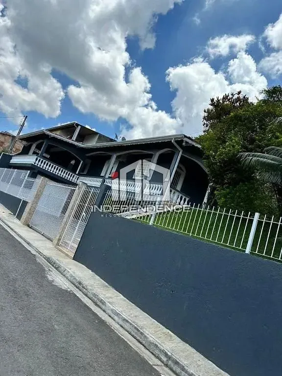Casa, 3 quartos, 201 m² - Foto 1