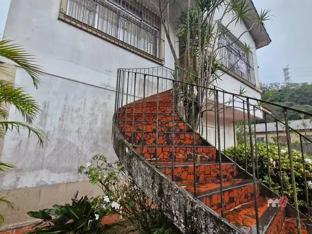 Casa com 330m², à venda, no bairro Quitandinha em Petrópolis