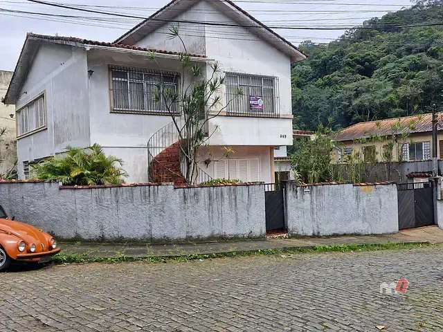 Casa com 330m², à venda, no bairro Quitandinha em Petrópolis