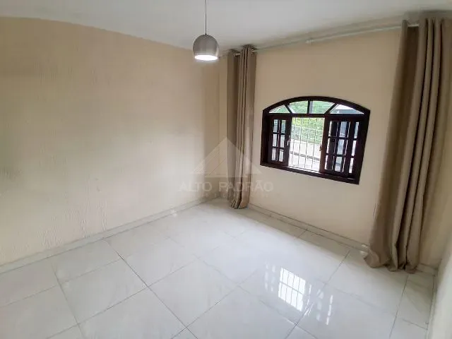 Casa 3 quartos e 2 banheiros, à venda, no bairro Vila Falchi em Mauá