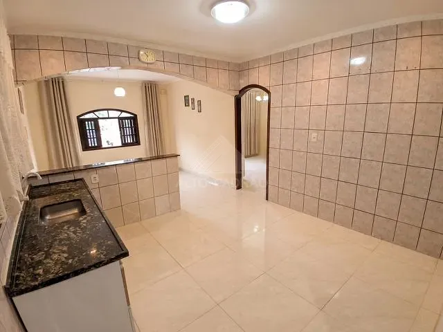 Casa 3 quartos e 2 banheiros, à venda, no bairro Vila Falchi em Mauá