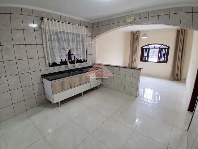 Casa 3 quartos e 2 banheiros, à venda, no bairro Vila Falchi em Mauá