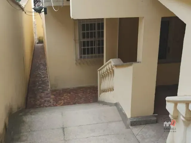 Casa 4 quartos e 2 banheiros, para alugar, no bairro Cascatinha em Petrópolis