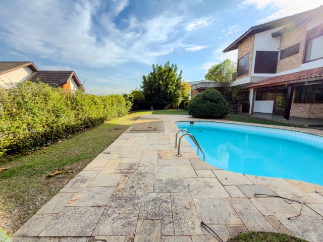 Casa com 720m² 3 quartos e 4 banheiros, à venda ou para alugar, no bairro Alphaville em Santana de Parnaíba