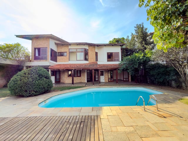 Casa com 720m² 3 quartos e 4 banheiros, à venda ou para alugar, no bairro Alphaville em Santana de Parnaíba