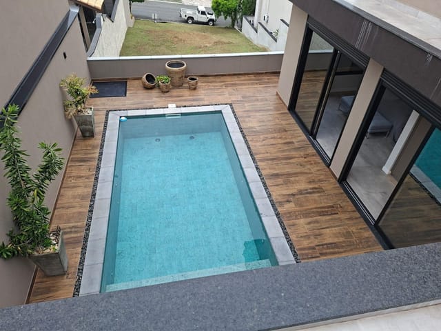 Casa 3 quartos e 5 banheiros, à venda, no bairro Urbanova em São José dos Campos