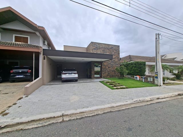 Casa 3 quartos e 5 banheiros, à venda, no bairro Urbanova em São José dos Campos